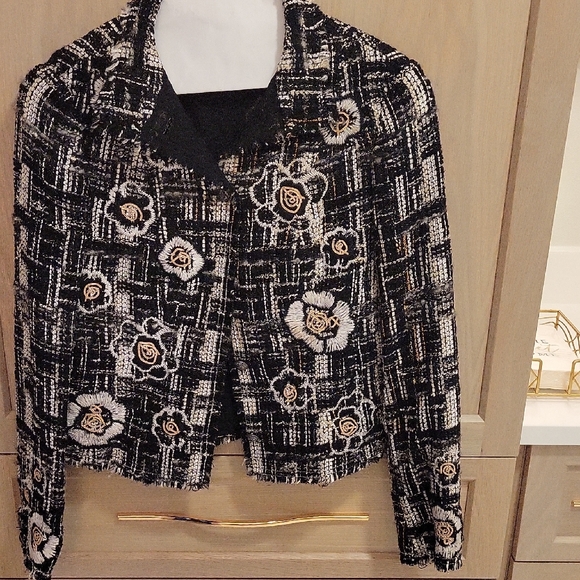 Carlisle Jackets & Blazers - Carlisle Black and Cream Textured Blazer